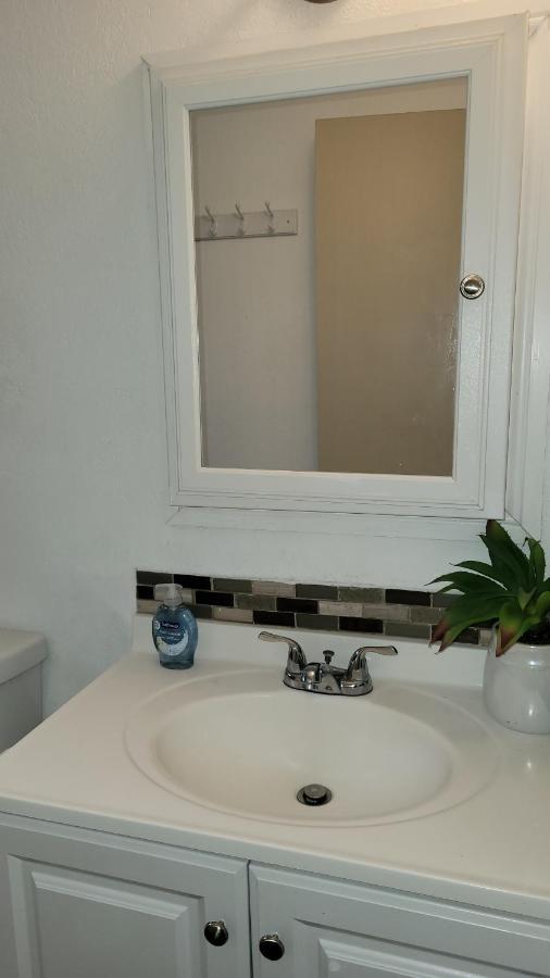 Ocean Breeze Apartment Huntington Beach Exterior photo